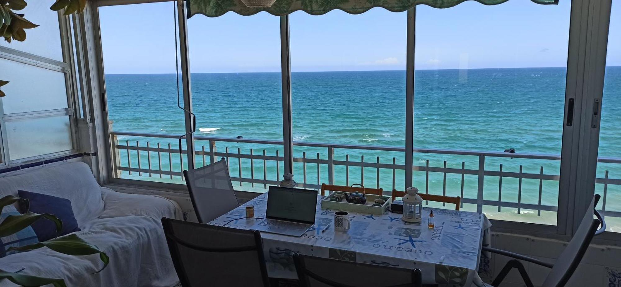 Blue Double Private Room At Front Beach - Habitacion Doble En La Playa Βαλένθια Εξωτερικό φωτογραφία